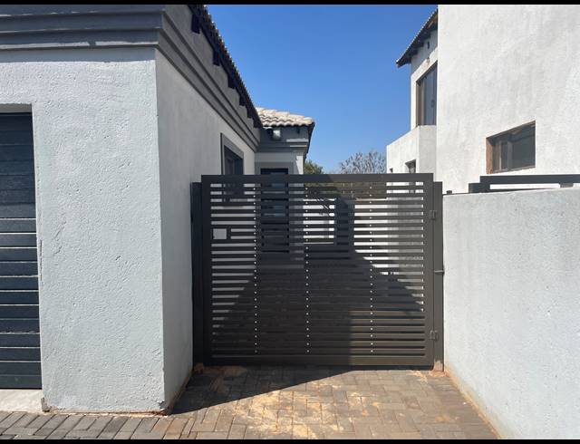 3 BEDROOM FREESTANDING FOR SALE IN THE ORCHARDS